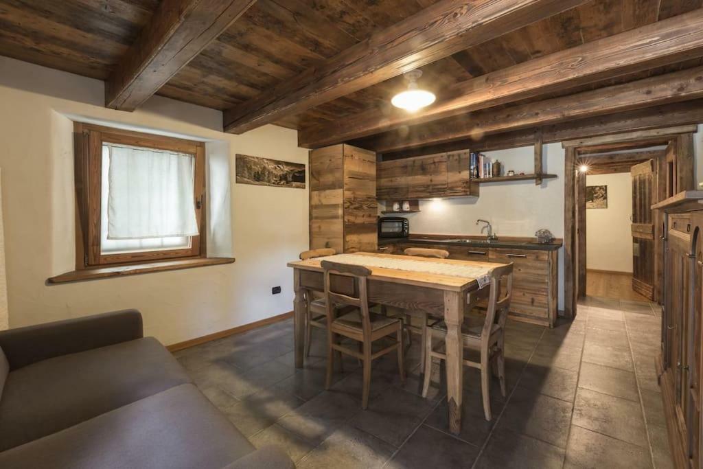 Vecchio Fienile Apartment Aosta Exterior photo